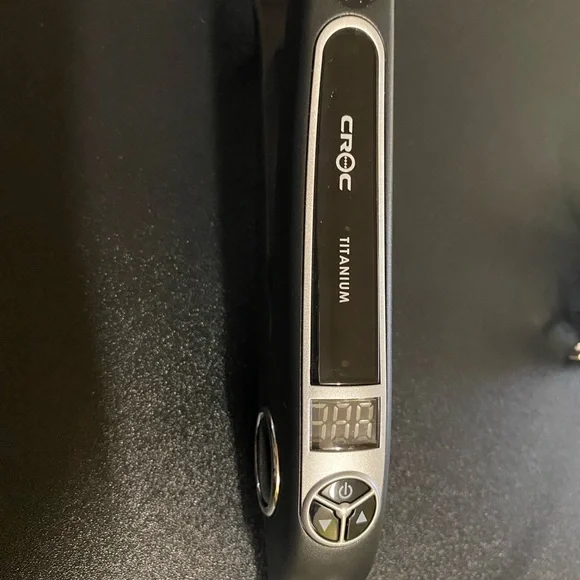 CROC Titanium Flat Iron - 1 in. - Picture 3 of 3